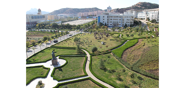 青島科技大學(xué)