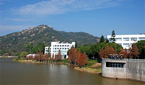 汕頭大學(xué)