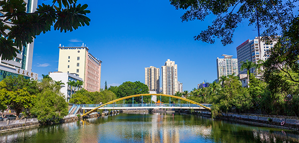 廣東醫(yī)科大學 - 最美大學